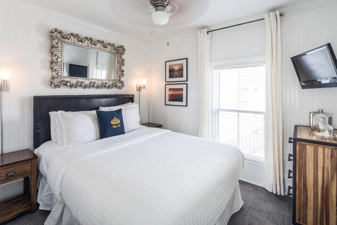Queen Vic Guest House (Adults Only) Provincetown Dış mekan fotoğraf