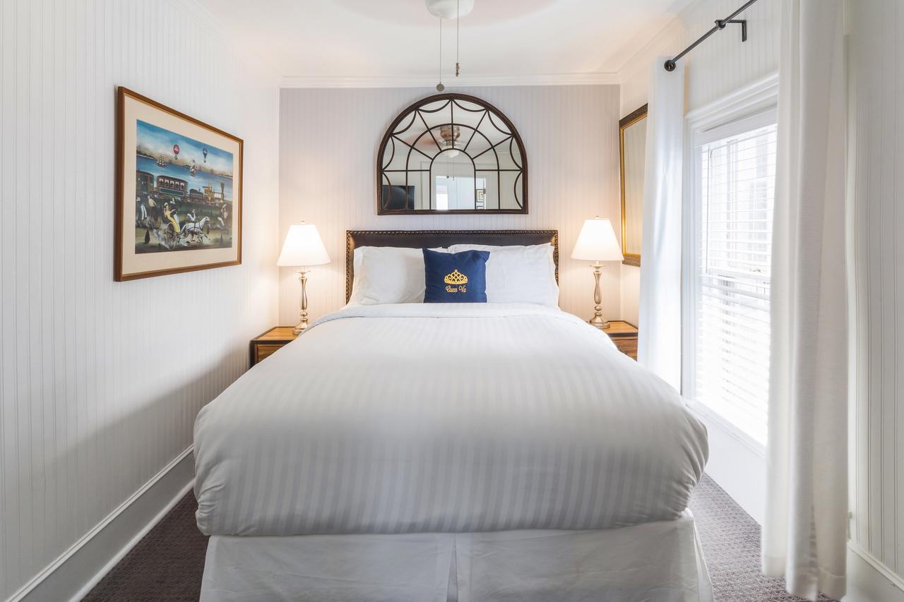 Queen Vic Guest House (Adults Only) Provincetown Dış mekan fotoğraf